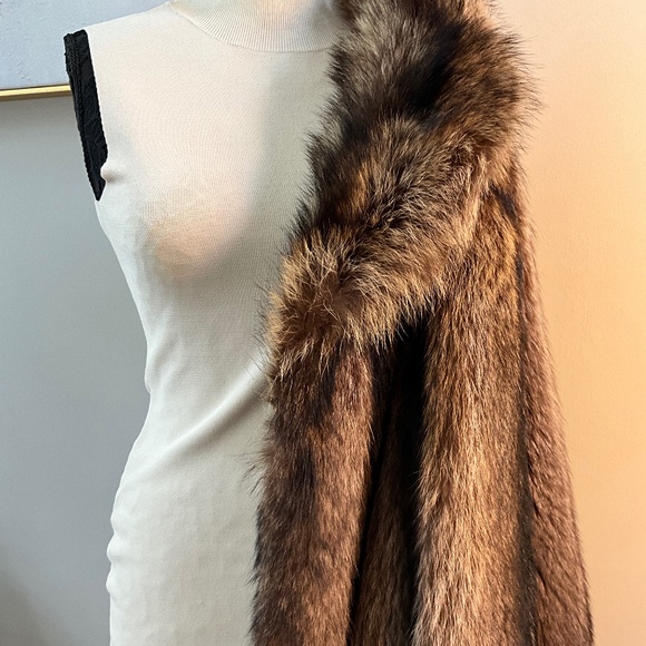 **Vintage Real Raccoon Fur Coat** - Picture 2 of 7
